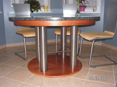 Esstisch aus Kirschholz