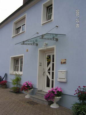 Vordach in Edelstahl